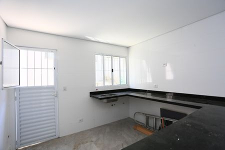 Casa à venda com 95m², 3 quartos e 2 vagascozinha