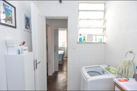 Apartamento para alugar com 66m², 2 quartos e sem vagaBanheiro