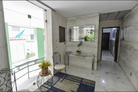 Apartamento para alugar com 66m², 2 quartos e sem vagaHall