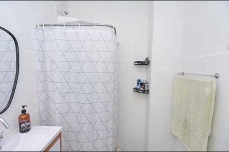 Apartamento para alugar com 66m², 2 quartos e sem vagaBanheiro