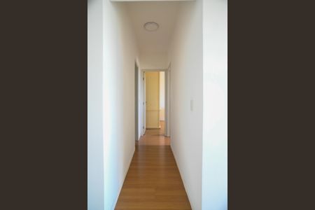 Apartamento à venda com 67m², 2 quartos e 1 vaga Apartamento à venda com 67m², 2 quartos e 1 vagaCorredor