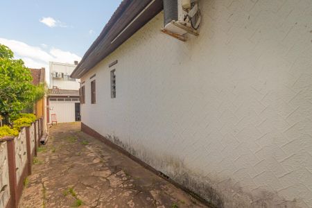 Casa à venda com 132m², 2 quartos e 2 vagas Casa à venda com 132m², 2 quartos e 2 vagasÁrea externa/garagem