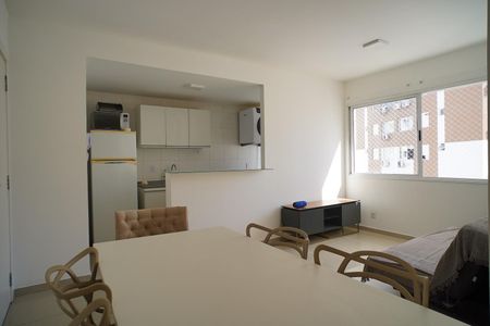 Sala de apartamento para alugar com 3 quartos, 70m² em Vila Ipiranga, Porto Alegre