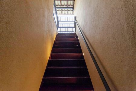 Casa para alugar com 110m², 3 quartos e sem vaga Casa para alugar com 110m², 3 quartos e sem vagaEscada