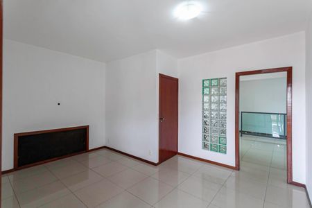 Casa para alugar com 110m², 3 quartos e sem vaga Casa para alugar com 110m², 3 quartos e sem vagaSala