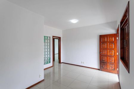 Sala de casa para alugar com 3 quartos, 110m² em Mantiqueira, Belo Horizonte