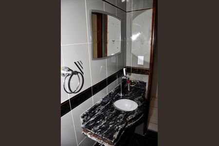 Casa à venda com 230m², 3 quartos e 2 vagasDetalhe - Sala - Lavabo