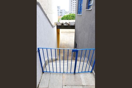 Casa à venda com 230m², 3 quartos e 2 vagasDetalhe - Escada - Quintal