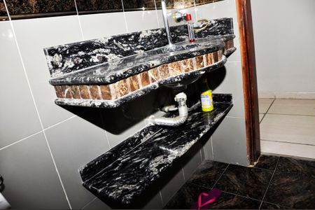 Casa à venda com 230m², 3 quartos e 2 vagasDetalhe - Sala - Lavabo