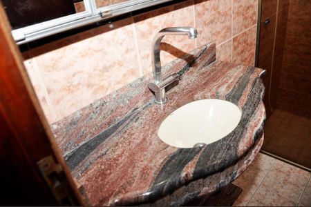 Casa à venda com 230m², 3 quartos e 2 vagasDetalhe - Suíte