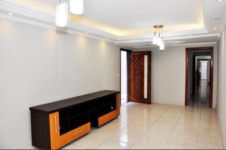 Casa à venda com 230m², 3 quartos e 2 vagasDetalhe - Sala