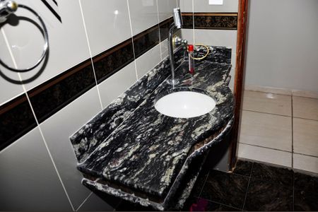 Casa à venda com 230m², 3 quartos e 2 vagasDetalhe - Sala - Lavabo