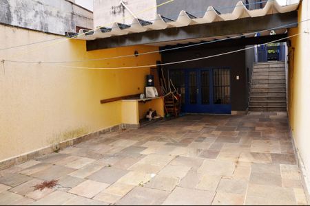 Casa à venda com 230m², 3 quartos e 2 vagasDetalhe - Quintal