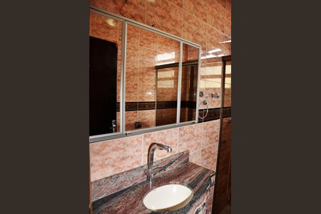 Casa à venda com 230m², 3 quartos e 2 vagasDetalhe - Suíte