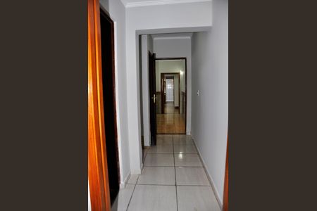 Casa à venda com 230m², 3 quartos e 2 vagasDetalhe - Corredor