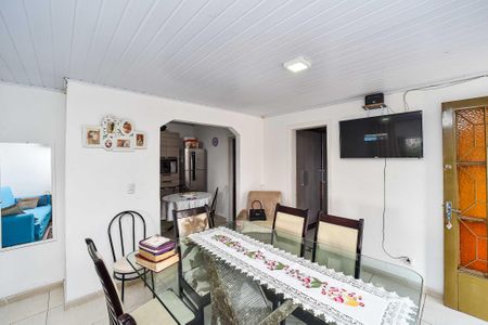 Casa para alugar com 86m², 2 quartos e 2 vagasSala