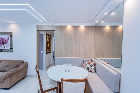 Apartamento para alugar com 71m², 2 quartos e 1 vaga Apartamento para alugar com 71m², 2 quartos e 1 vagaSala