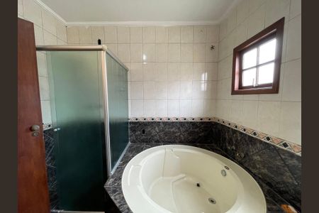 Casa para alugar com 300m², 6 quartos e 3 vagasBanheiro 4