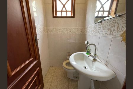 Casa para alugar com 300m², 6 quartos e 3 vagasBanheiro 5