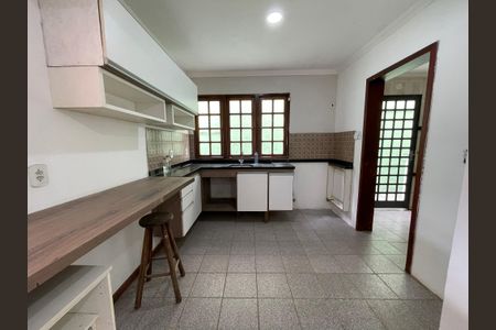 Casa para alugar com 300m², 6 quartos e 3 vagasCozinha
