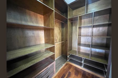 Casa para alugar com 300m², 6 quartos e 3 vagasQuarto 1