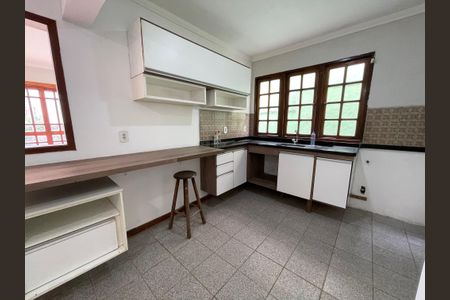 Casa para alugar com 300m², 6 quartos e 3 vagasCozinha