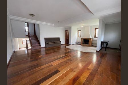 Casa para alugar com 300m², 6 quartos e 3 vagasSala de EstarSala de Estar