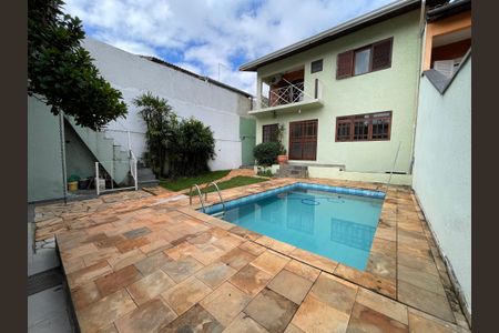 Casa para alugar com 300m², 6 quartos e 3 vagasPiscina