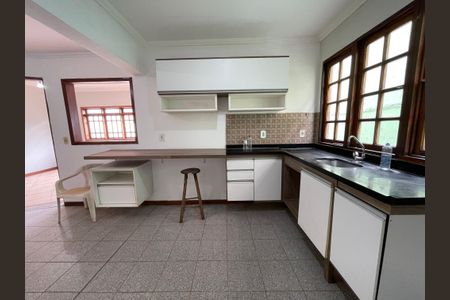 Casa para alugar com 300m², 6 quartos e 3 vagasCozinha