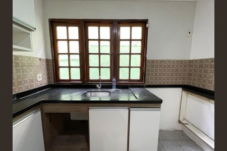 Casa para alugar com 300m², 6 quartos e 3 vagasCozinha