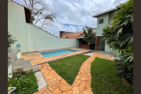 Casa para alugar com 300m², 6 quartos e 3 vagasPiscina