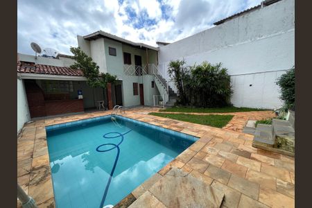 Casa para alugar com 300m², 6 quartos e 3 vagasPiscina