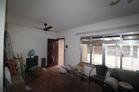 Sala de casa para alugar com 2 quartos, 200m² em Conjunto Residencial Novo Pacaembu, São Paulo