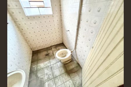 Banheiro de casa para alugar com 1 quarto, 37m² em Vila Guaca, São Paulo