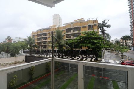 Apartamento para alugar com 65m², 2 quartos e 3 vagas Apartamento para alugar com 65m², 2 quartos e 3 vagasVaranda