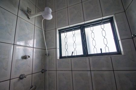 Casa para alugar com 108m², 3 quartos e 1 vagaBanheiro 