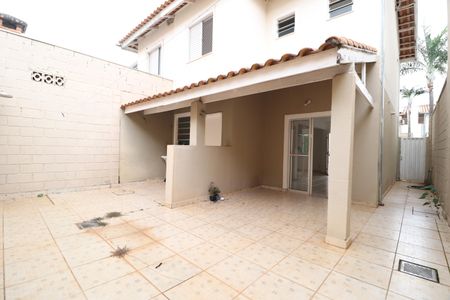 Casa de condomínio para alugar com 100m², 3 quartos e 2 vagasVaranda