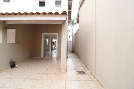 Casa de condomínio para alugar com 100m², 3 quartos e 2 vagasVaranda