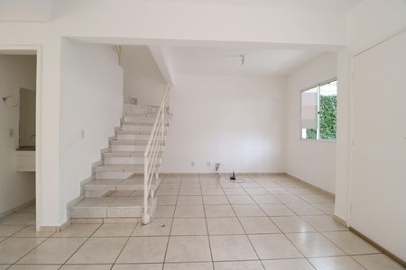 Casa de condomínio para alugar com 100m², 3 quartos e 2 vagasSala
