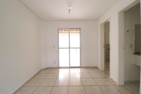 Casa de condomínio para alugar com 100m², 3 quartos e 2 vagasSala