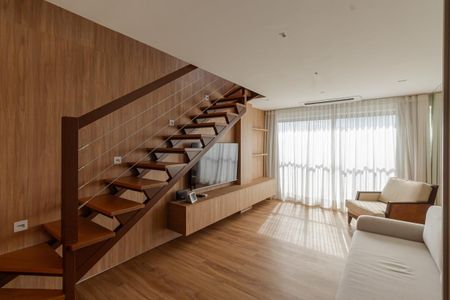 Sala de apartamento para alugar com 1 quarto, 60m² em Indianópolis, São Paulo