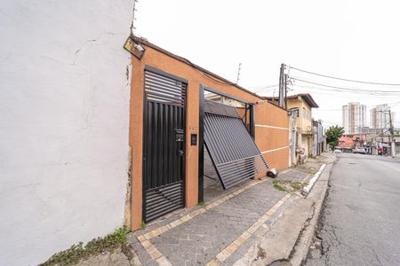 Casa de condomínio à venda com 68m², 2 quartos e 1 vaga Casa de condomínio à venda com 68m², 2 quartos e 1 vagaFachada