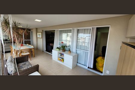 Apartamento para alugar com 149m², 3 quartos e 2 vagas Apartamento para alugar com 149m², 3 quartos e 2 vagasVaranda