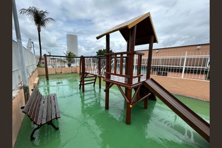 Casa para alugar com 80m², 2 quartos e 1 vagaÁrea comum - Playground