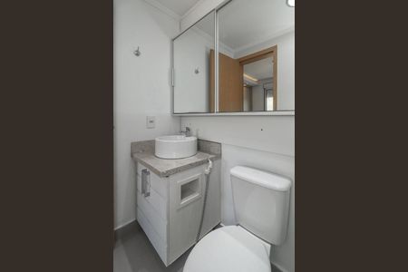 Banheiro da Suíte de apartamento para alugar com 3 quartos, 68m² em Jardim Carvalho, Porto Alegre