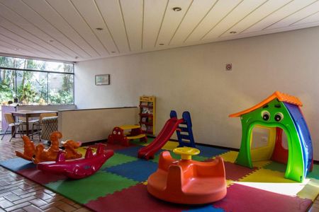 Apartamento para alugar com 140m², 3 quartos e 3 vagasÁrea comum - Playground