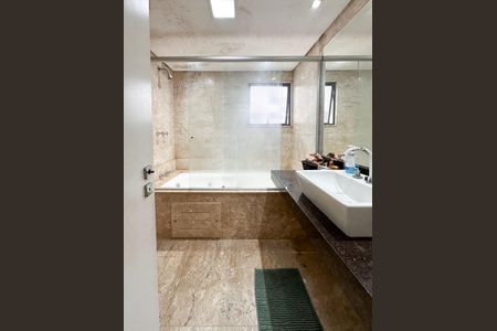 Apartamento para alugar com 140m², 3 quartos e 3 vagasBanheiro da Suíte 2