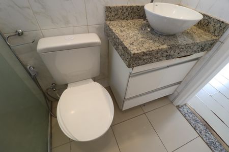 Casa de condomínio para alugar com 100m², 3 quartos e 2 vagasBanheiro do Quarto 3