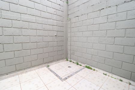 Casa de condomínio para alugar com 100m², 3 quartos e 2 vagasDucha