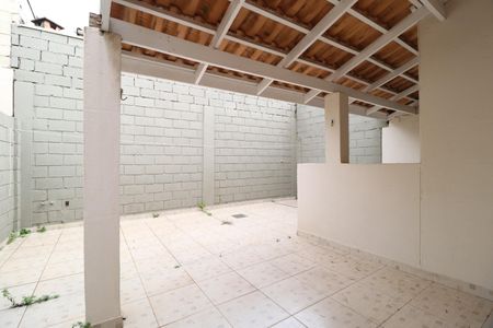 Casa de condomínio para alugar com 100m², 3 quartos e 2 vagasVaranda
